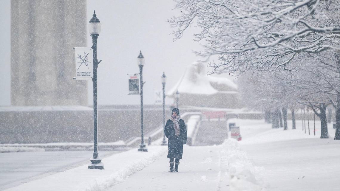 Louisville: Winter Storm Warning Until Wednesday